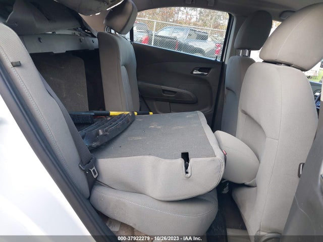Chevrolet SONIC LT 2015 1G1JC5SH7F4104250 Image 8