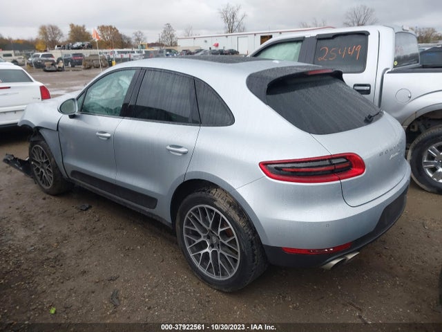 2017 PORSCHE MACAN WP1AB2A5XHLB19199 Photo 2