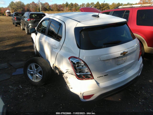 Chevrolet TRAX LS 2018 KL7CJNSB7JB698017 Image 3
