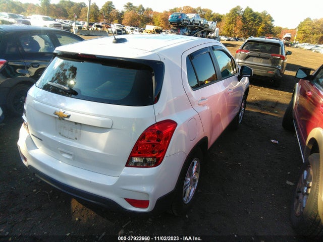 Chevrolet TRAX LS 2018 KL7CJNSB7JB698017 Image 4