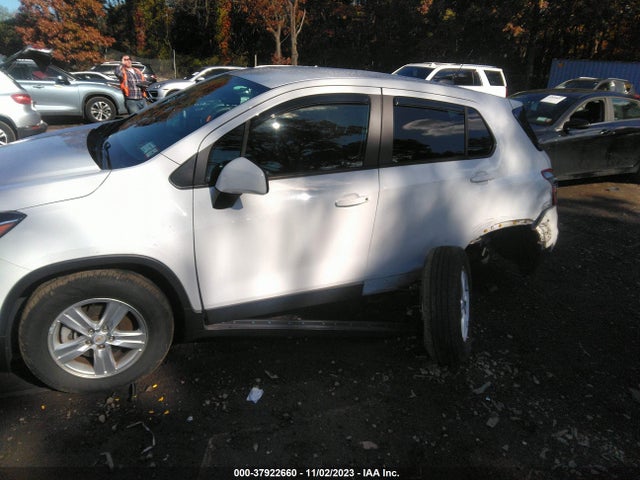 Chevrolet TRAX LS 2018 KL7CJNSB7JB698017 Image 6