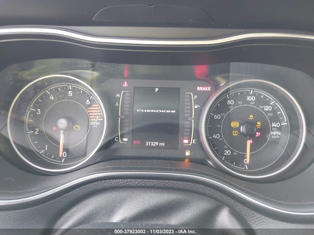 1C4PJLCB9KD479489 Jeep Cherokee Latitude