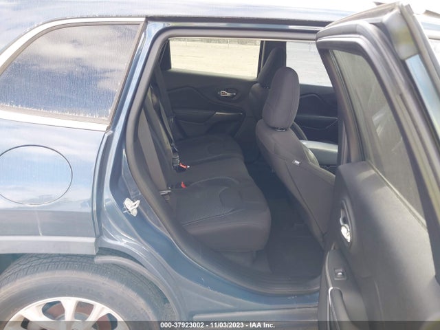 1C4PJLCB9KD479489 Jeep Cherokee Latitude