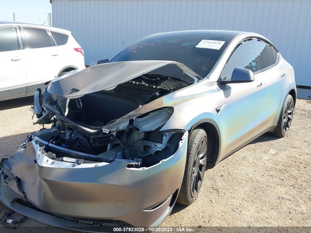 7SAYGAEE9NF359576 Tesla Model Y