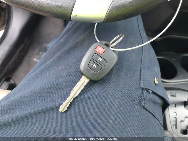 Toyota Prius C One/two/three/four 2015 JTDKDTB32F1580859 Image 11