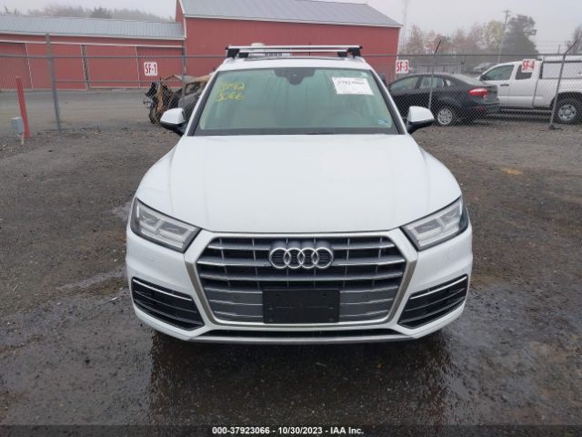 WA1BNAFY9K2022092 Audi Q5 Premium Plus