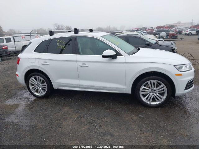 WA1BNAFY9K2022092 Audi Q5 Premium Plus