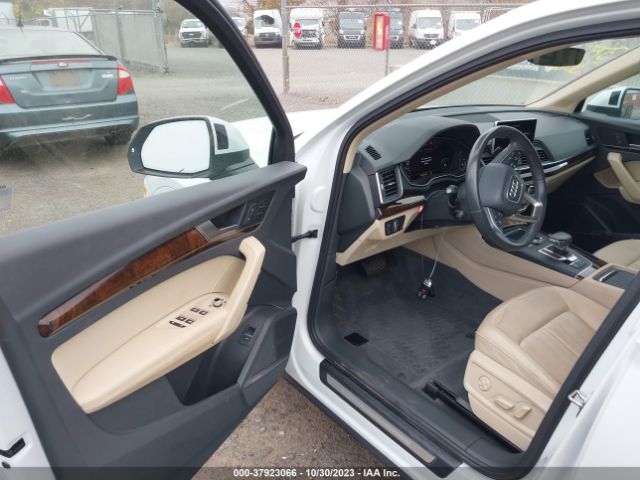 WA1BNAFY9K2022092 Audi Q5 Premium Plus