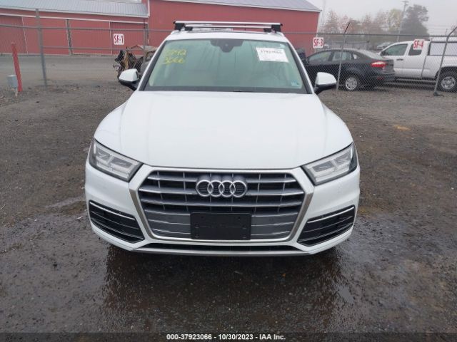 WA1BNAFY9K2022092 Audi Q5 Premium Plus