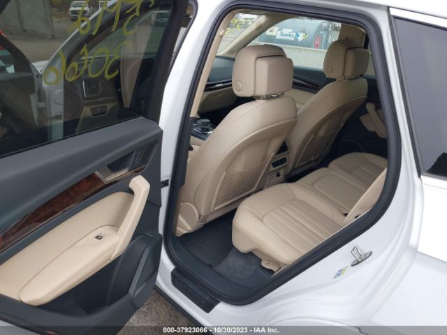 WA1BNAFY9K2022092 Audi Q5 Premium Plus