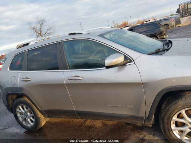 1C4PJMCB8HW512081 Jeep Cherokee Latitude