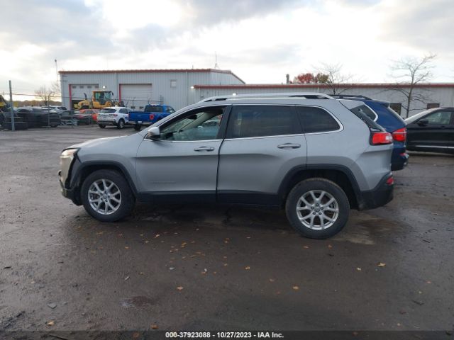 1C4PJMCB8HW512081 Jeep Cherokee Latitude