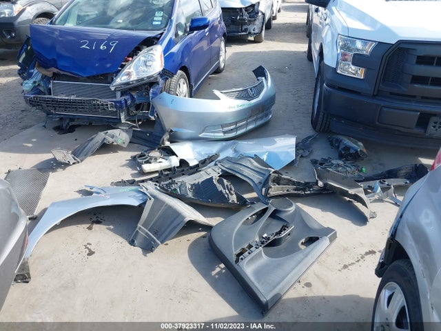 2012 HONDA FIT VIN: JHMGE8H3XCC028774