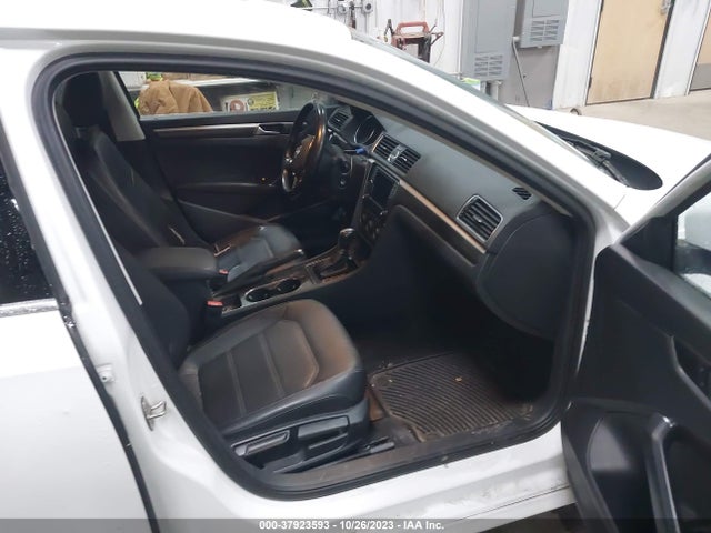 1VWBS7A32GC012791 Volkswagen Passat 1.8t Se