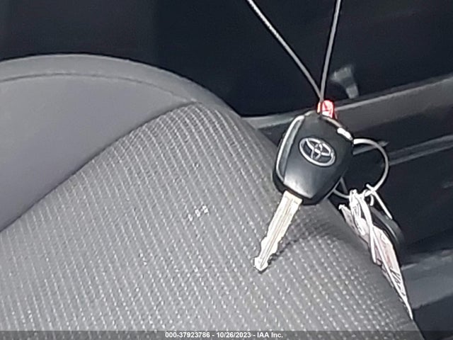Toyota Rav4 Xle 2017 JTMRFREV1HJ137100 Image 11