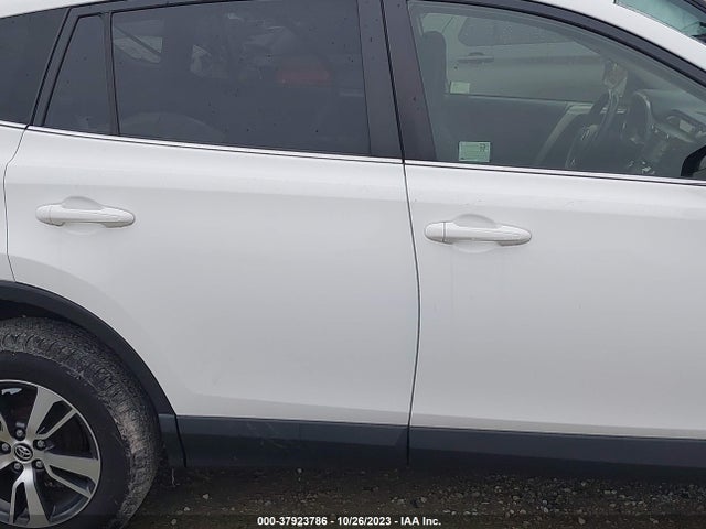 Toyota Rav4 Xle 2017 JTMRFREV1HJ137100 Image 14