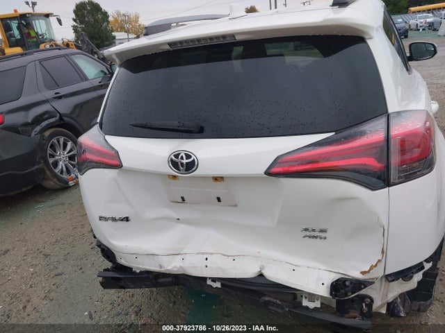 Toyota Rav4 Xle 2017 JTMRFREV1HJ137100 Image 17