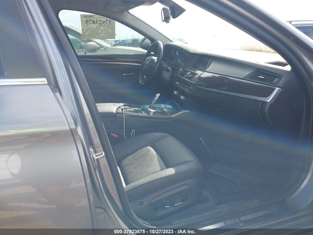 WBA5A5C58FD518721 BMW 528I