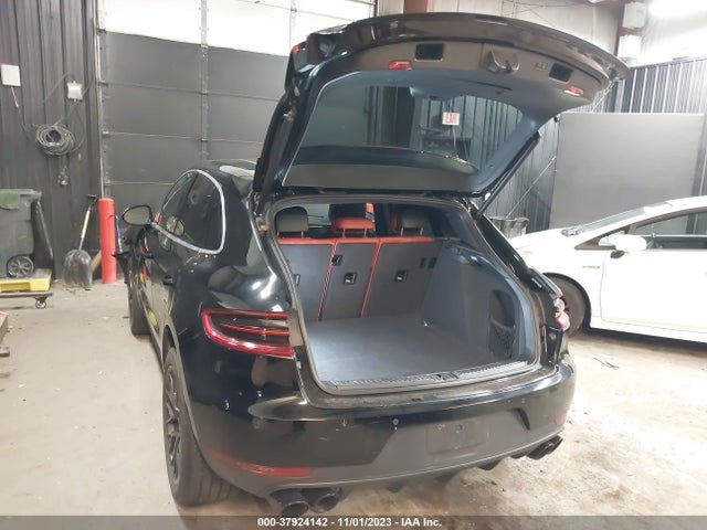2015 PORSCHE MACAN WP1AB2A54FLB59517 Photo 2