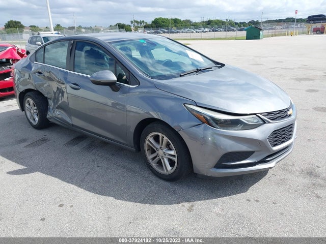 2018 1G1BE5SM9J7136913 main image
