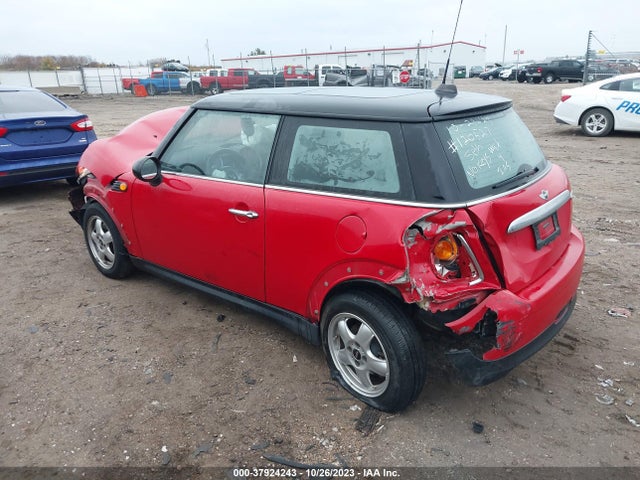 2007 MINI COOPER WMWMF33597TT58017 Photo 2