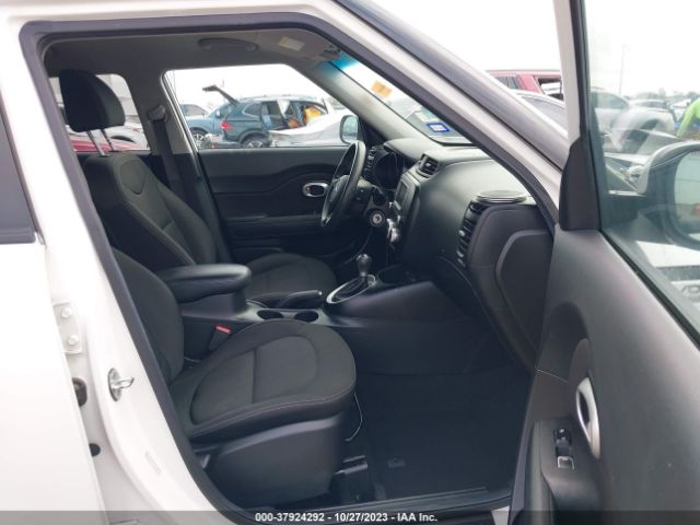 KNDJN2A29H7426886 KIA Soul Base