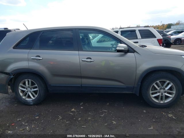 5XYKT3A69FG619090 KIA SORENTO LX