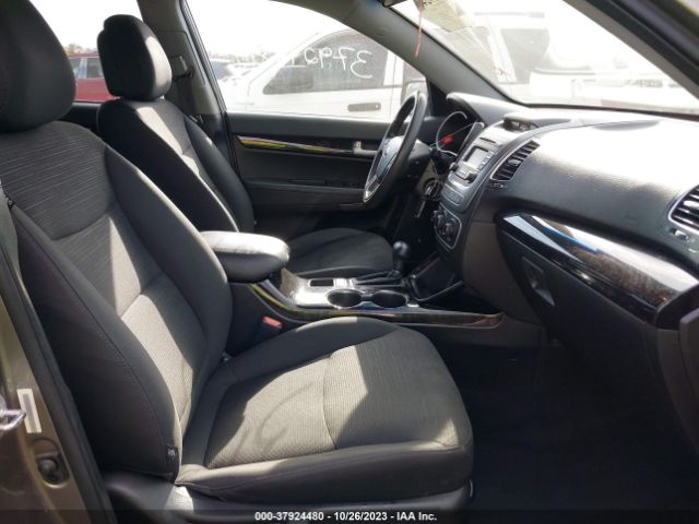 5XYKT3A69FG619090 KIA SORENTO LX