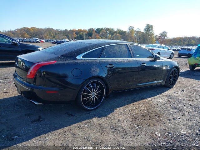 2011 JAGUAR XJ SAJWA2GB5BLV13631 Photo 3