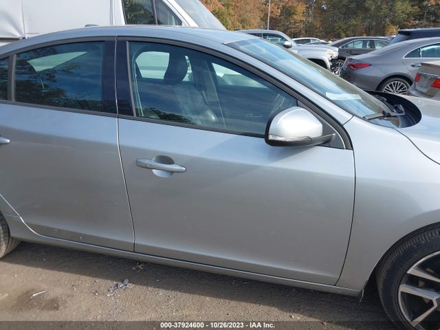 2017 VOLVO S60 DYNAMIC VIN: YV126MFL0H2437541