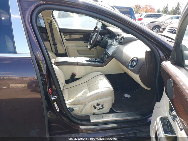 2011 JAGUAR XJ SAJWA2GB7BLV13758 Photo 4