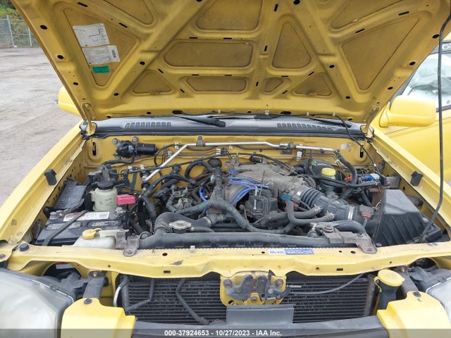 2002 NISSAN FRONTIER 4WD SE VIN: 1N6ED29Y82C368018