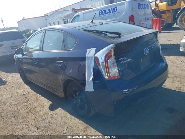 Toyota Prius Two 2014 JTDKN3DU9E1771969 Image 3