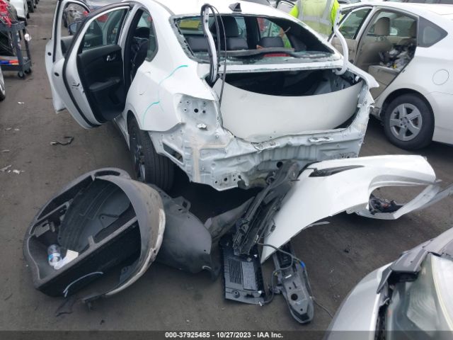 3KPF34AD2ME388355 KIA Forte Gt-line