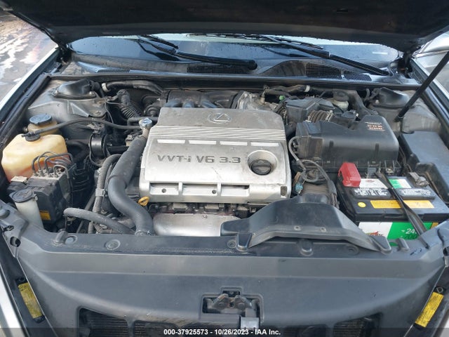 2005 LEXUS ES 330 VIN: JTHBA30G255068880