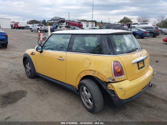 2009 MINI COOPER HARDTOP WMWMF33559TW70886 Photo 2