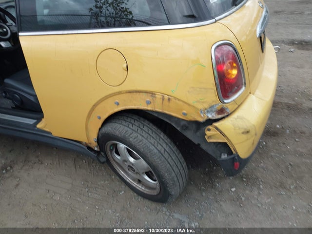 2009 MINI COOPER HARDTOP WMWMF33559TW70886 Photo 5
