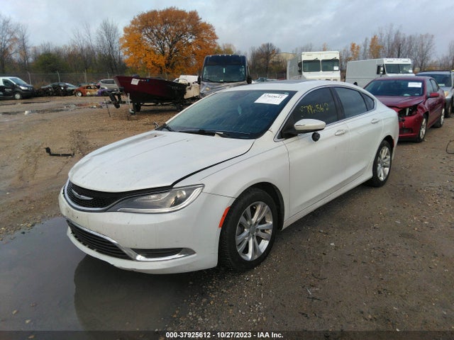 Chrysler 200 Limited 2015 1C3CCCAB0FN553205 Image 2