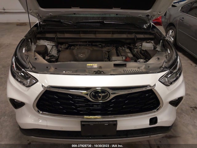 Toyota Highlander Platinum 2021 5TDFZRBH2MS115984 Image 10