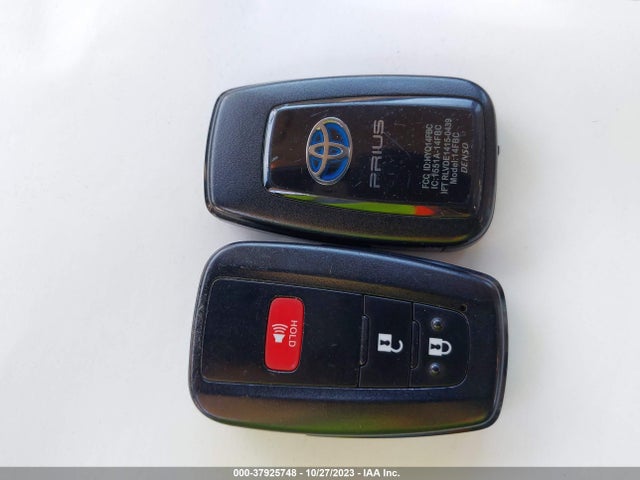 Toyota Prius Two 2017 JTDKBRFU2H3032024 Image 11