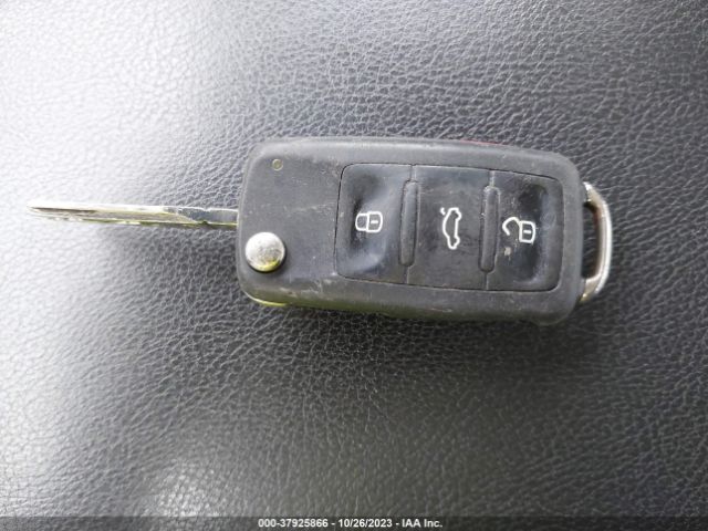 1VWAS7A39FC017240 Volkswagen Passat 1.8t S