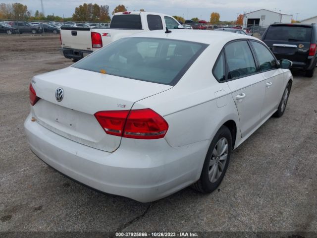 1VWAS7A39FC017240 Volkswagen Passat 1.8t S