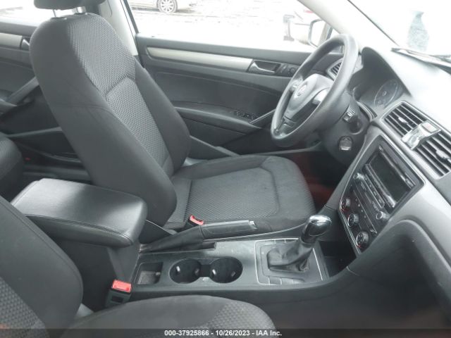 1VWAS7A39FC017240 Volkswagen Passat 1.8t S