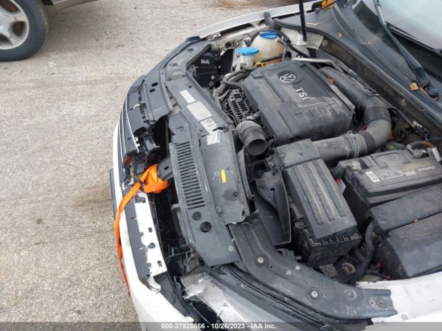 1VWAS7A39FC017240 Volkswagen Passat 1.8t S