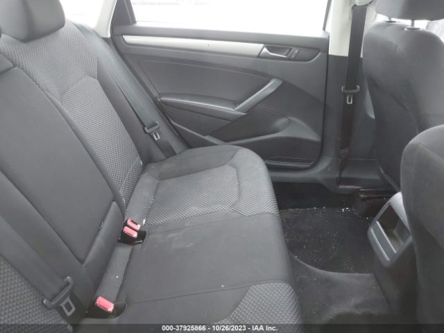 1VWAS7A39FC017240 Volkswagen Passat 1.8t S