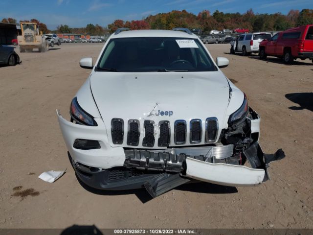 1C4PJLCB4FW782884 Jeep Cherokee Latitude