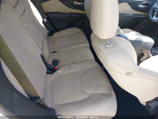 1C4PJLCB4FW782884 Jeep Cherokee Latitude