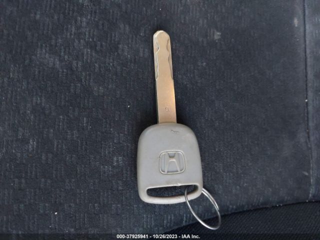 2HKRM4H38GH600859 Honda CR-V LX