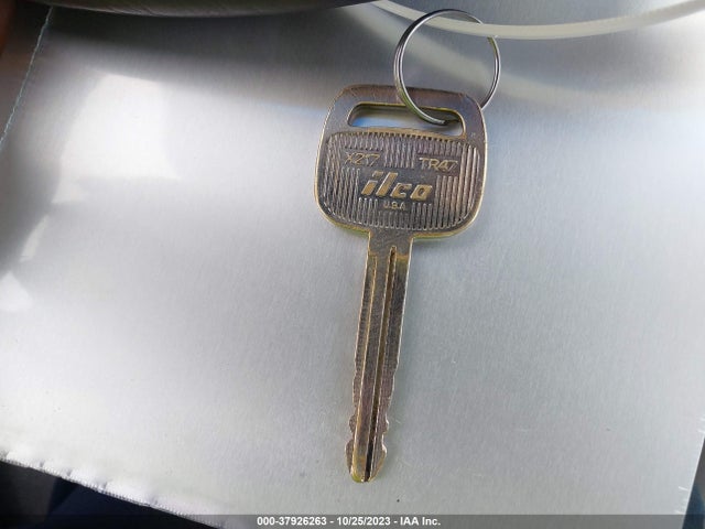 1993 TOYOTA CAMRY LE VIN: JT2VK12E2P0166022