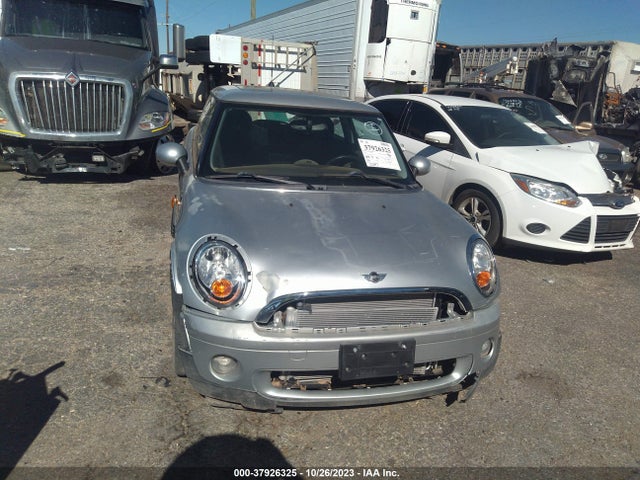 2007 MINI COOPER HARDTOP WMWMF33587TT55402 Photo 5